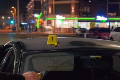 Bursa'da seyir halindeki otomobile mermi isabet etti