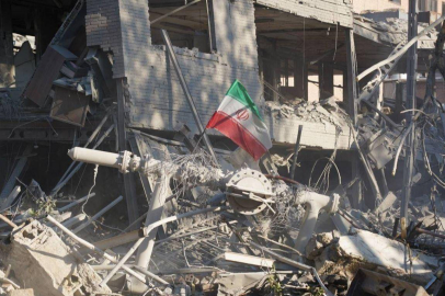 İran Dışişleri Bakanı Arakçi: ABD ve İsrail, İran'ın MIT'sini bombaladı