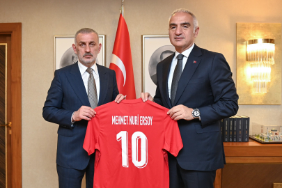 Bakan Ersoy, TFF Başkanı Hacıosmanolu'nu kabul etti