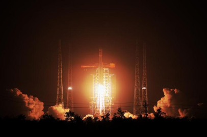 Çin, uzaya yeni internet uyduları gönderdi