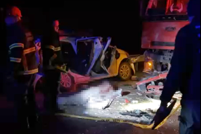 Otomobil ile kamyon çarpıştı: 1 ölü, 4 yaralı