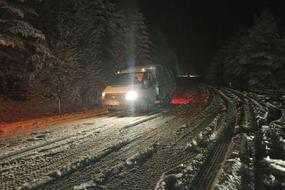 Kastamonu'da nisan karı: Yollar beyaza büründü