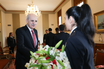 Numan Kurtulmuş, TBMM'de görev yapan polisleri kabul etti