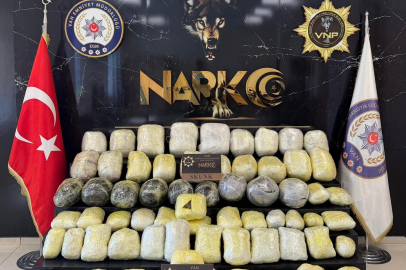 Van’da kamyonda 74 kilo uyuşturucu ele geçirildi: 2 gözaltı