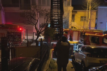 Kağıthane'de 5 katlı iş hanında çıkan yangın söndürüldü