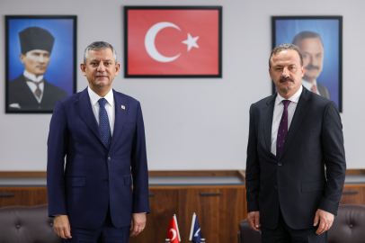 Özgür Özel, Anahtar Parti Genel Başkanı Yavuz Ağıralioğlu ile görüştü