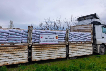 Iğdır'da 30 ton kaçak gübre ile binlerce kaçak elektronik sigara ele geçirildi