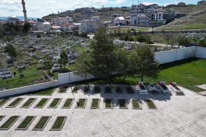 İlçe mezarlığında 'kıble' farklılığı