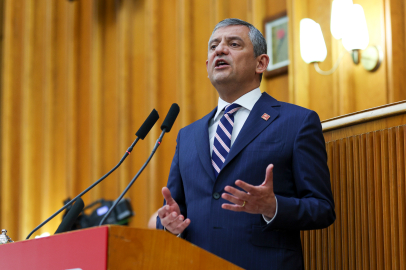 Özgür Özel'den dikkat çeken sözler: Kronik çoklu krizler ortamındayız