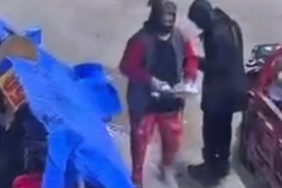 Prefabrik çarşıdaki ayakkabı hırsızlığı kamerada