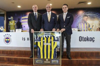 Fenerbahçe, a takım forma göğüs sponsorluğunu yeniledi