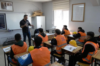 Erzincan'da öğrencilere simülasyon destekli raylı sistemler eğitimi