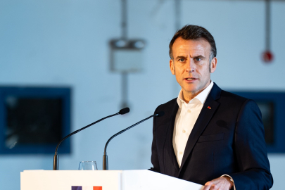 Macron: İsrail savaşı durdurmalı, Hizbullah silahları bırakmalı