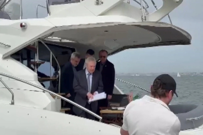 Aziz Yıldırım, Fenerbahçe Yüksek Divan Kurulu Toplantısı'na tekneyle geldi