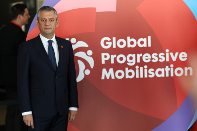 Özgür Özel: Demokrasi ve adalet için 105 dev miting yaptık