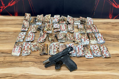 İzmir'deki ev yangınında uyuşturucu madde ele geçirildi: 10 gözaltı