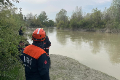 Sakarya Nehri'ne düşen çocuk için arama çalışması başlatıldı