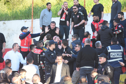 Ayvalık’ta maç sonu saha karıştı