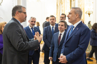 Dışişleri Bakanı Fidan, Londra’da Türk iş insanlarıyla buluştu