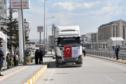 İran’a 6 yardım TIR’ı daha gönderildi