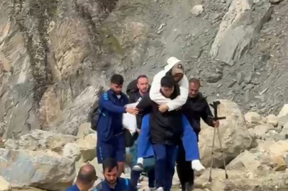 6 gündür kapalı olan Hakkari-Van kara yolu, kontrollü ulaşıma açıldı