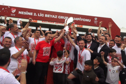 24 yıl sonra 1'inci Lig'e yükselen Batman Petrolspor, kupasını aldı