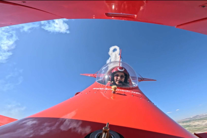 Türkiye’nin ilk profesyonel kadın akrobasi pilotundan, Dünya Pilotlar Günü’ne özel gösteri