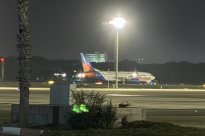 Uçak, rahatsızlanan pilot nedeniyle acil iniş yaptı