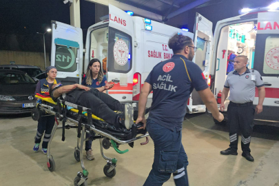 Adana'da feci kaza: İki otomobil çarpıştı, 4 kişi yaralandı