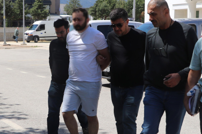 Kız arkadaşının eski eşini bıçaklayarak öldürdü