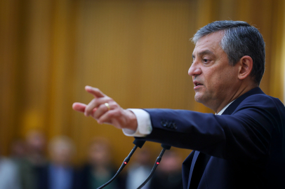 Özgür Özel'den net çıkış: Sandık için sonuna kadar mücadele edeceğiz