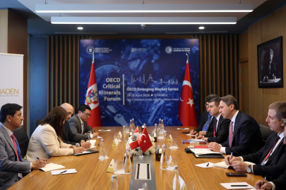 Bakan Bayraktar'dan, OECD Kritik Mineraller Forumu'na ilişkin açıklama