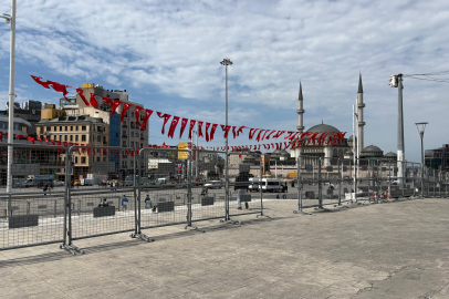Taksim'de 1 Mayıs hazırlıkları sürüyor