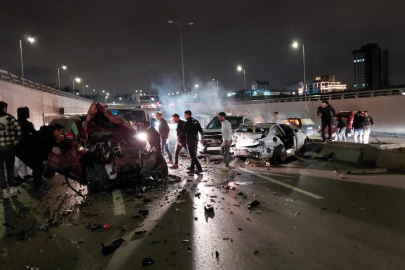 Ankara'da 4 aracın karıştığı zincirleme kaza: 3'ü ağır, 8 yaralı