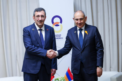 Cumhurbaşkanı Yardımcısı Yılmaz, Ermenistan Başbakanı ile görüştü