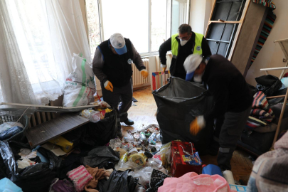 Eskişehir’de evden 5 kamyon çöp çıktı