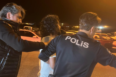 Müdahale ettikleri kadının çocukları tarafından rehin tutulan sağlık görevlilerini polis kurtardı