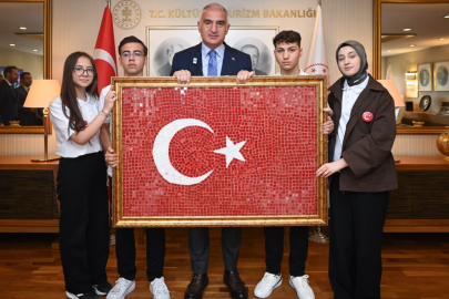 Kültür ve Turizm Bakanı Ersoy, genç sanatçıları kabul etti