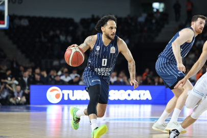 Anadolu Efes deplasmanda kazandı, yarı finale yükseldi