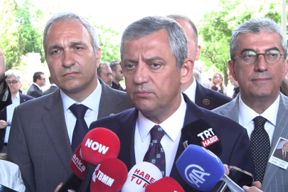 Özgür Özel: Olağanüstü kurultay için imza süreci başlatıldı