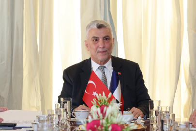 Ticaret Bakanı Ömer Bolat'tan Fransa’da yuvarlak masa toplantısı