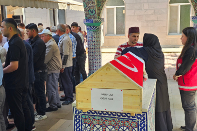 Düştüğü Kelkit Çayı’nda 7 gün sonra cesedi bulunan Oğuz toprağa verildi