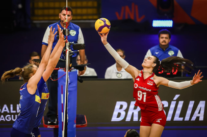 A Milli Kadın Voleybol Takımı Hollanda'ya 3-0 mağlup oldu