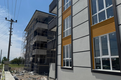 Elektrik akımına kapılan işçi, 4'üncü kattan düştü