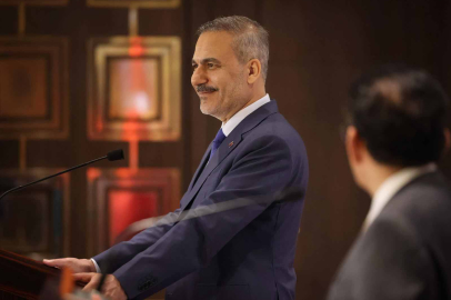 Fidan'dan Bangladeş'te İsrail uyarısı: Ateşkesi sabote etme girişimlerine engel olunmalı