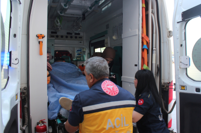 Okulun bahçe duvarından atlarken düşüp, yaralandı