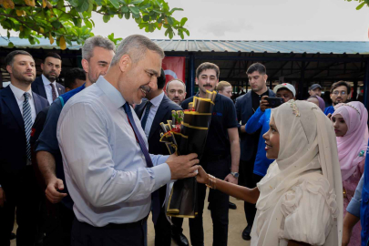 Dışişleri Bakanı Fidan'dan, Bangladeş'te mülteci kamplarına ziyaret