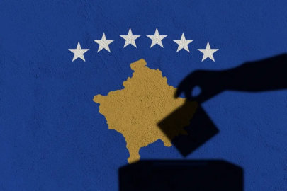 Kosova'da seçmenler, erken genel seçim için sandık başına gitti