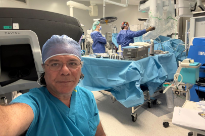 Türk doktor, dünyanın gözü önünde canlı ameliyat yapacak