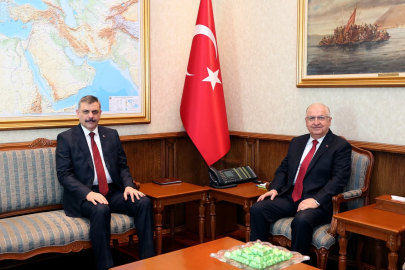 Bakanlar Yaşar Güler ve Mustafa Çiftçi bir araya geldi